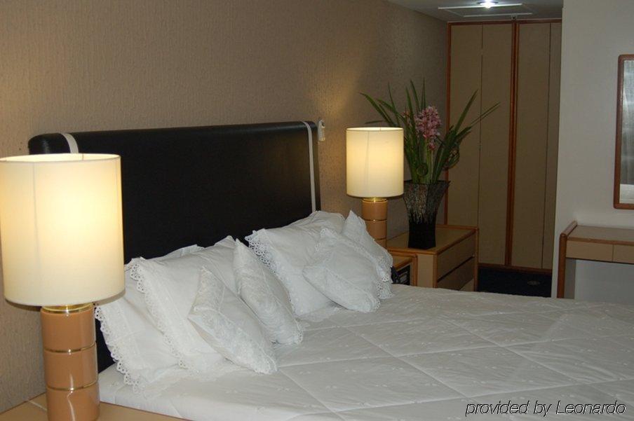 Like Ü Hotel Goiânia Habitación foto